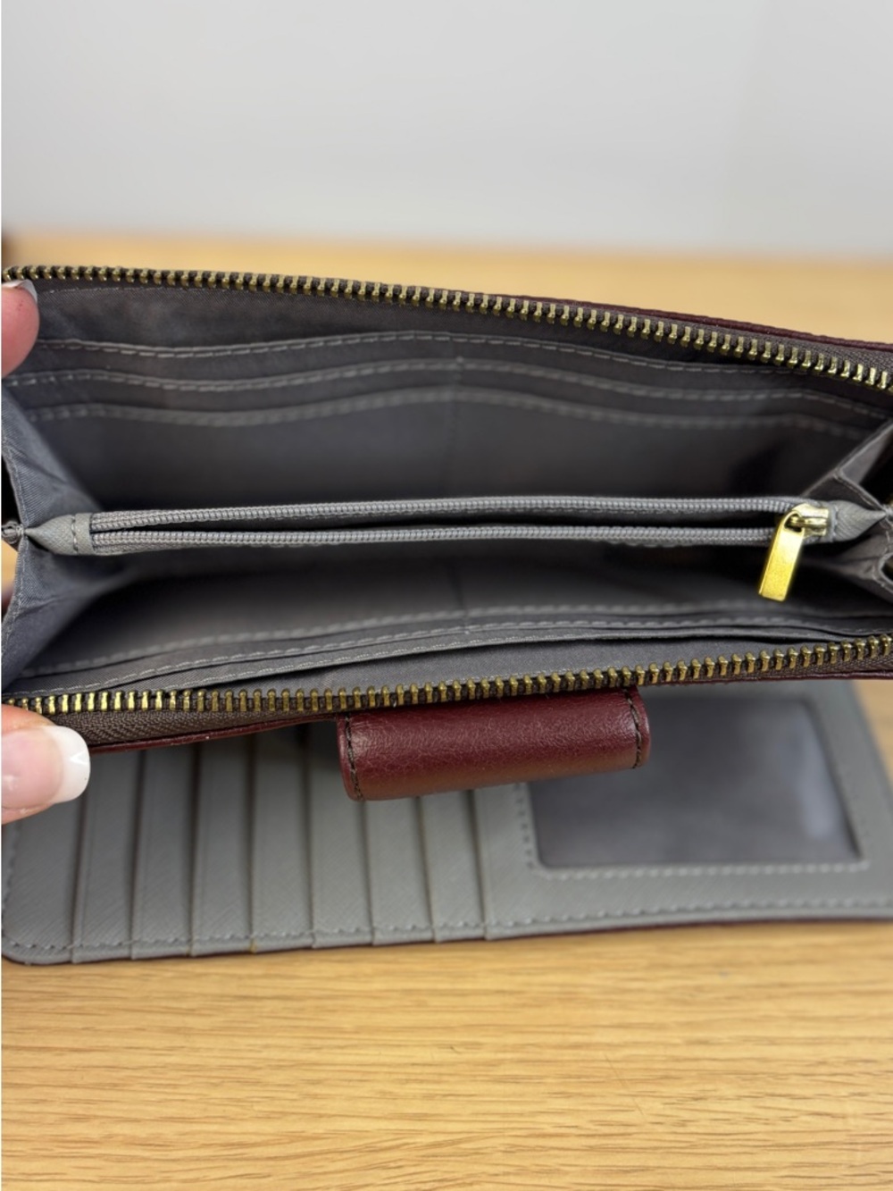 Fossil Madison Tab Clutch Zip Around Wallet in Burgundy Leather - Picture 5 of 12